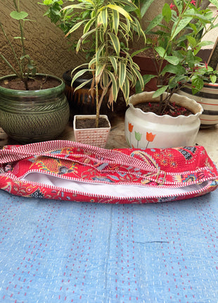Crimsone Royal Crown Quilted Yoga-Mat Bag