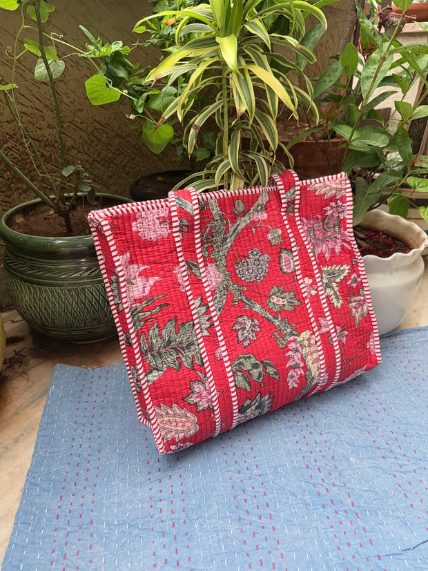 <h1>Tote Bags</h1>